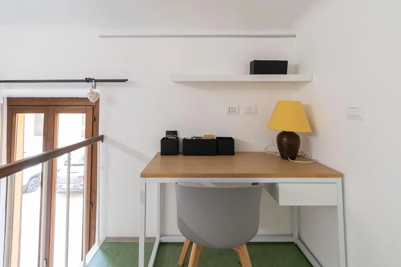 Lovely Flat Sempione - Londonio Milano 0*,  İtalya