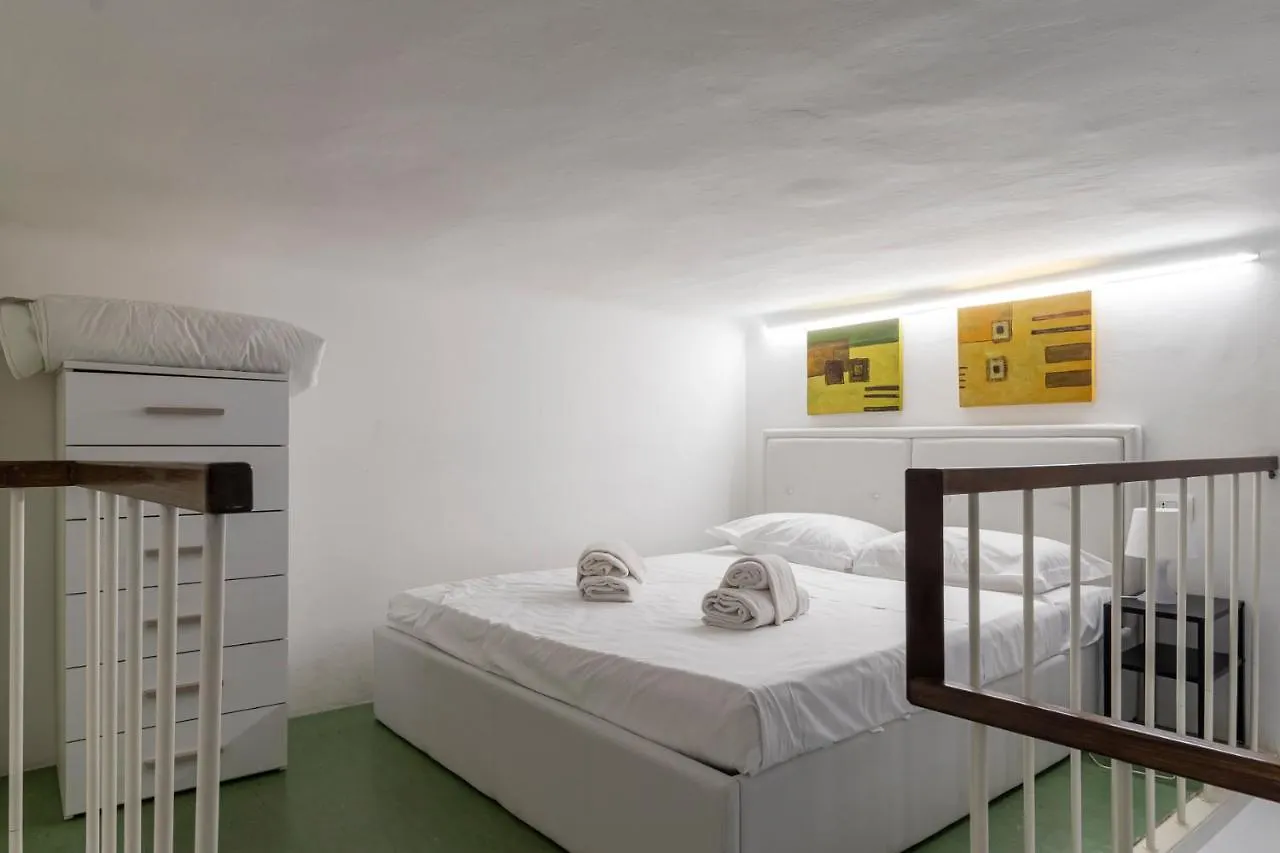 Daire Lovely Flat Sempione - Londonio Milano İtalya
